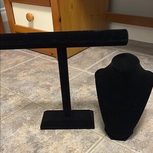 Elegant Black Jewelry Display Set